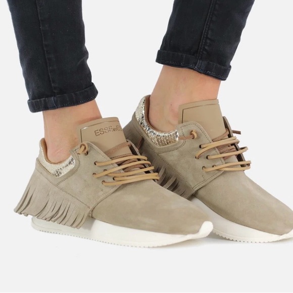 Esseutesse Lamb SuedeBeige Fringe Sneakers